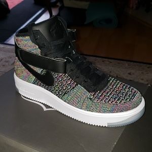 Air Force 1 ultra flyknit mid Size 8 multicolor